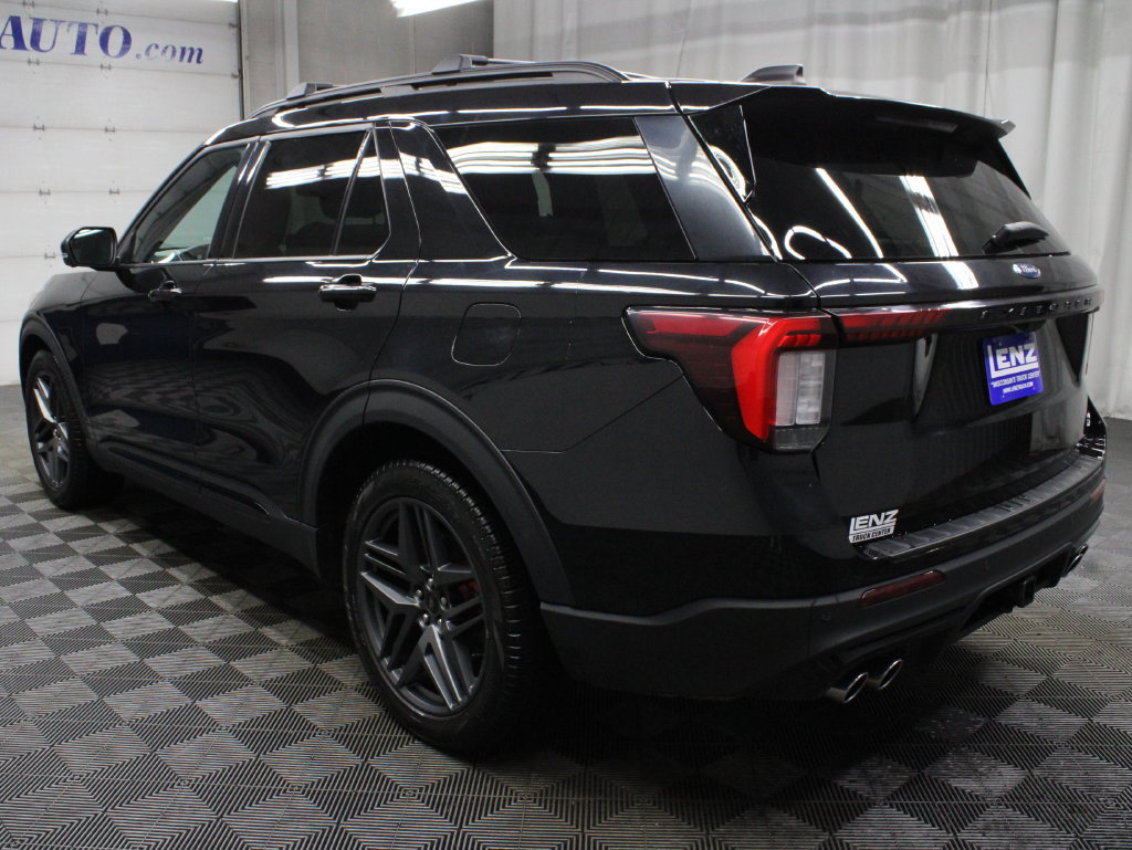 Used 2025 Ford Explorer ST AWD/4WD image 6