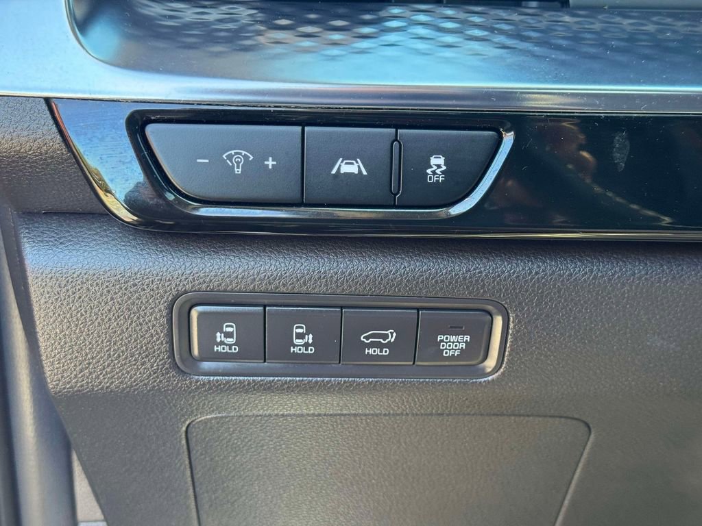 Used 2023 Kia Carnival SX Prestige FWD image 20