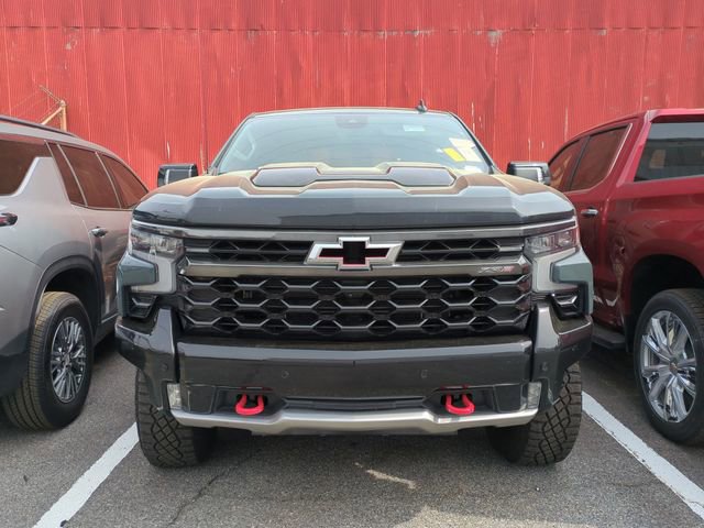 Used 2025 Chevrolet Silverado 1500 ZR2 w/ Technology Package image 3