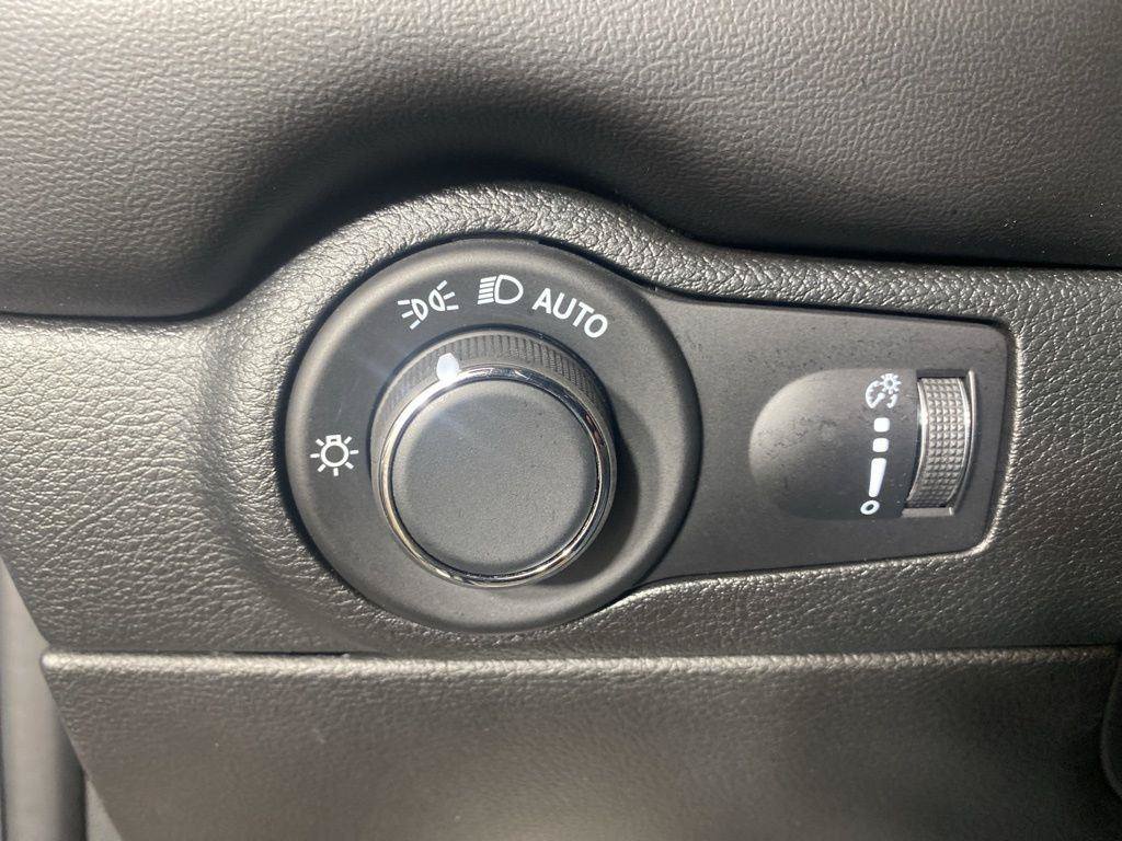 Used 2025 Dodge Durango R/T AWD/4WD image 14