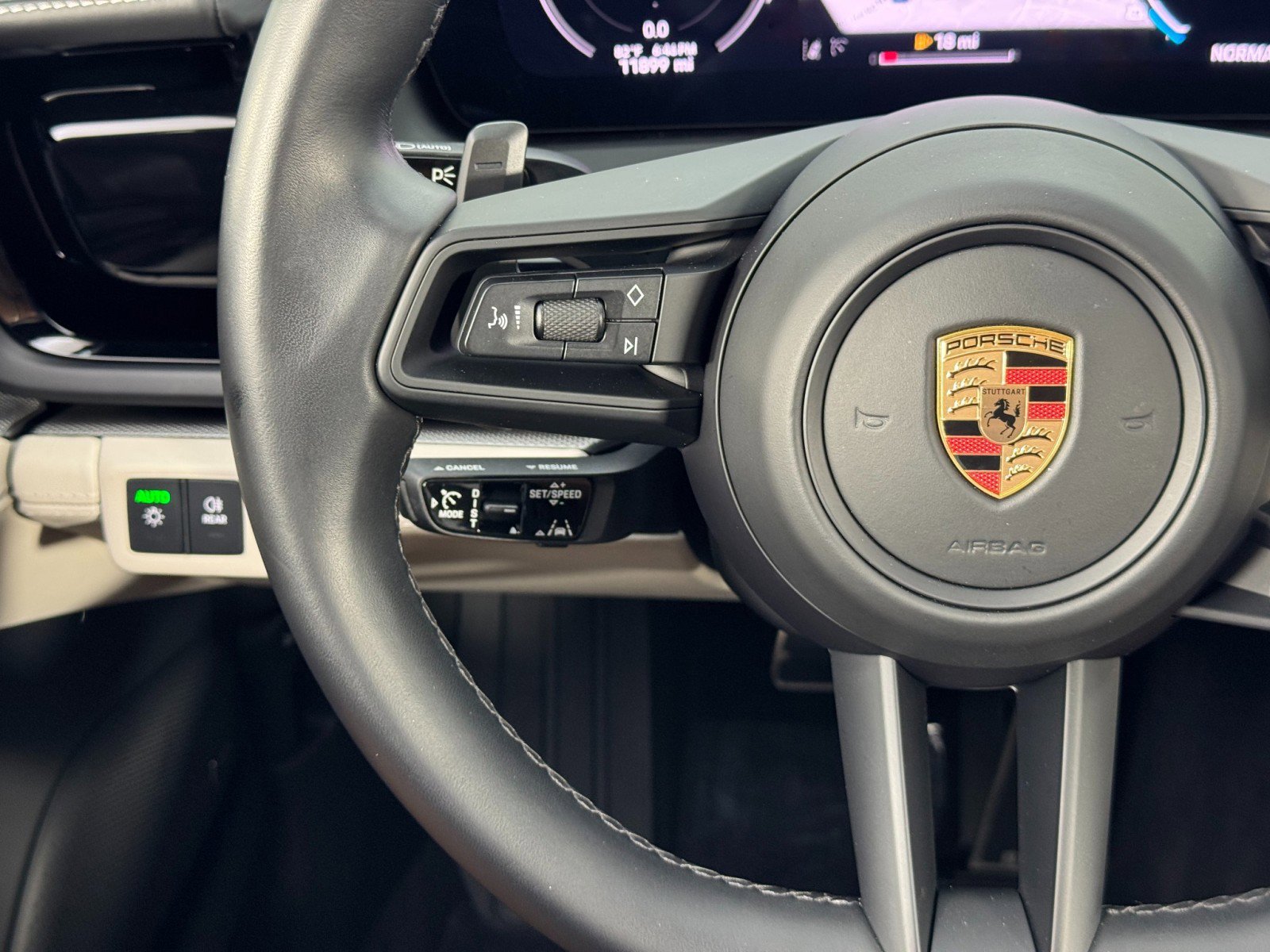 Used 2024 Porsche Panamera 4 w/ Premium Package image 21