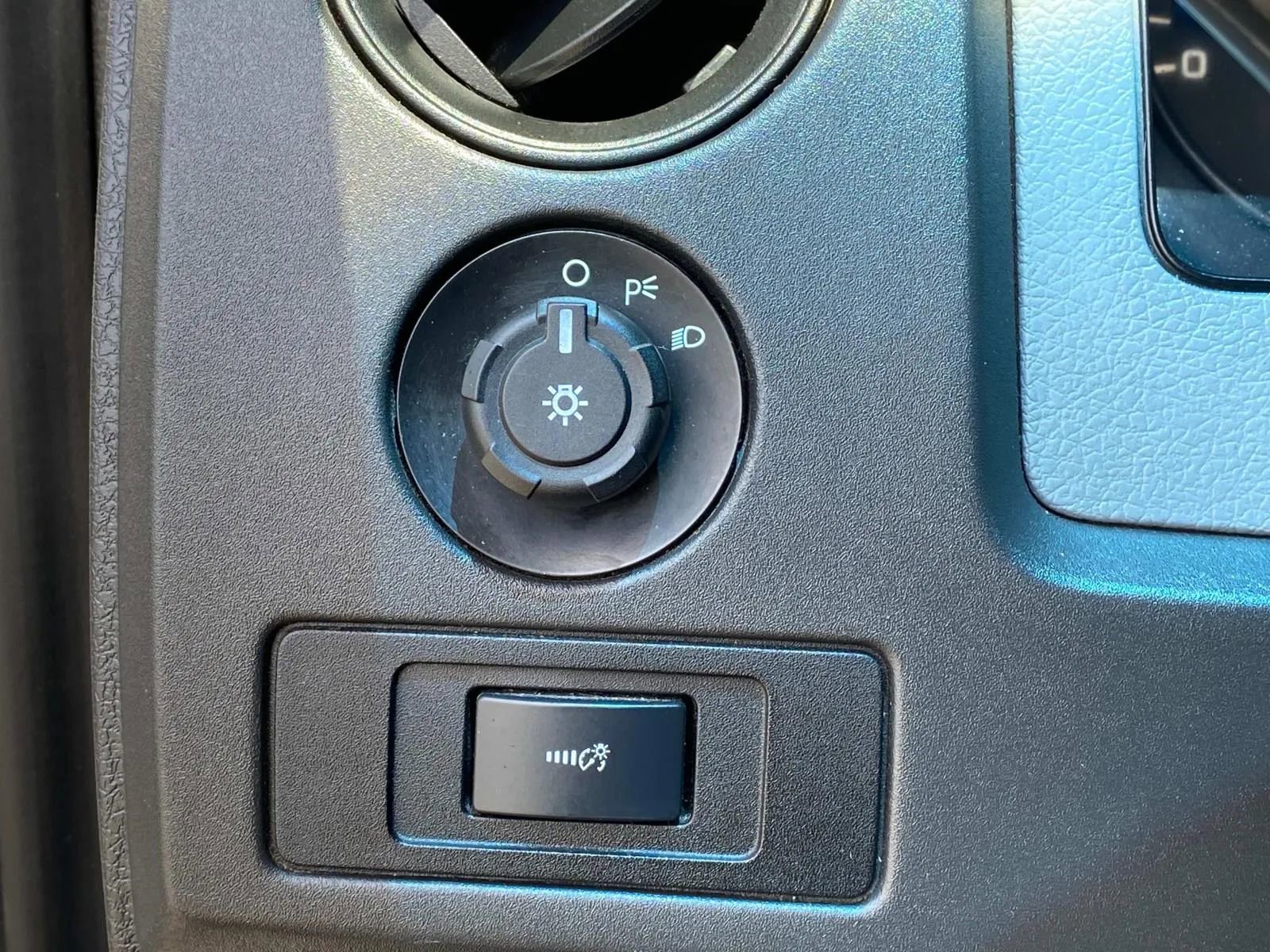 Used 2014 Ford F150 XL image 15