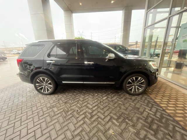 Used 2017 Ford Explorer Platinum AWD/4WD image 6