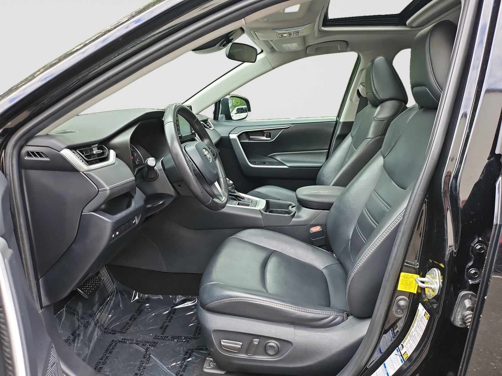 Used 2019 Toyota RAV4 XLE Premium w/ All Weather Liner Package AWD/4WD image 21