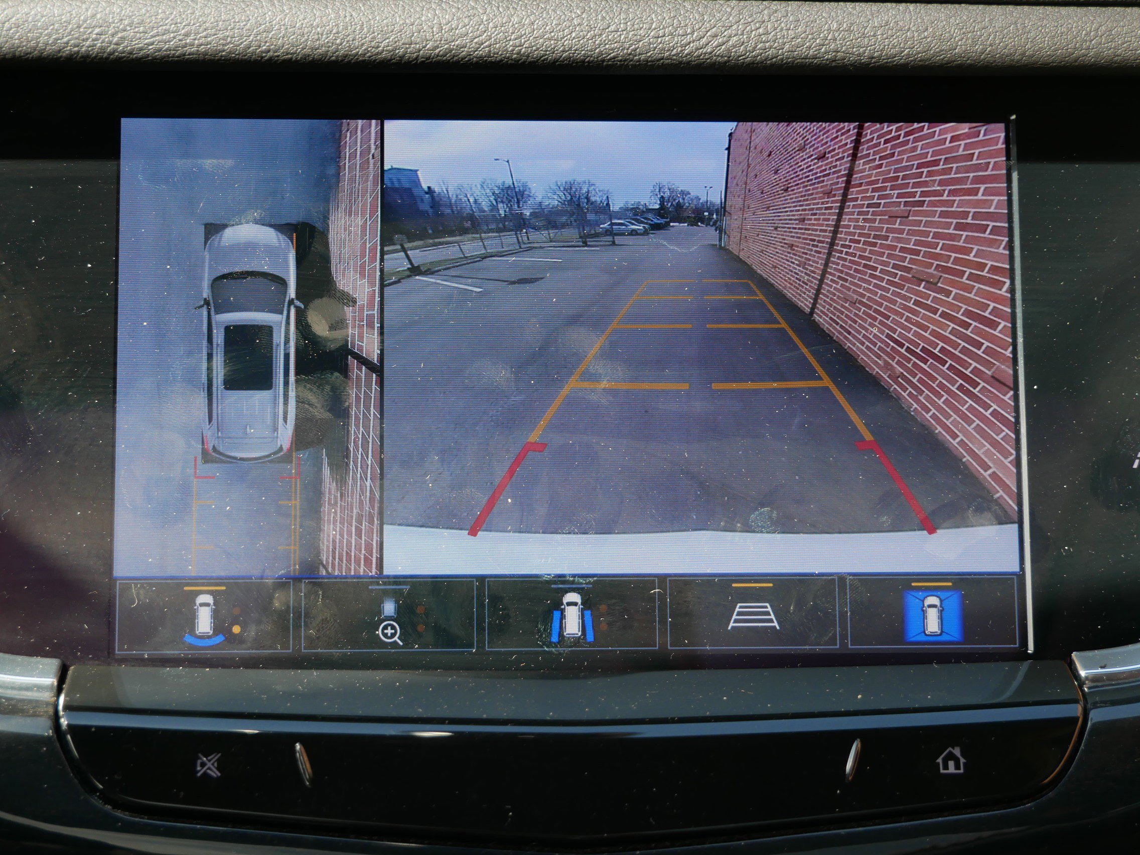 Used 2022 Cadillac XT6 Premium Luxury w/ Technology Package AWD/4WD image 18