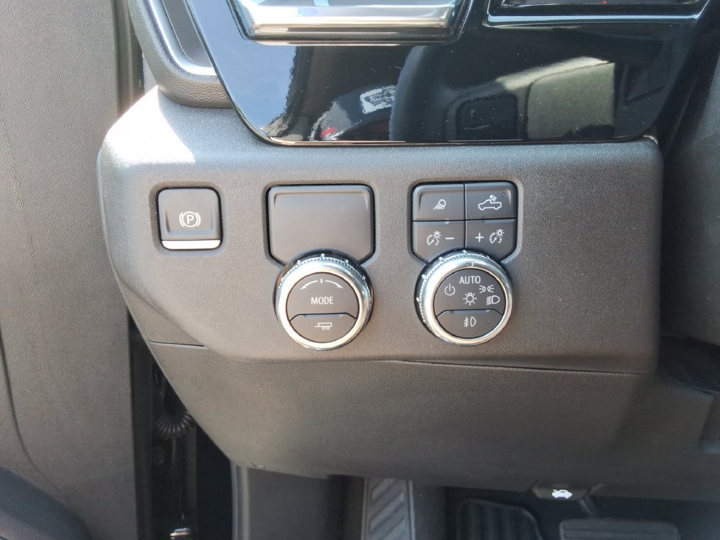 Used 2025 GMC Sierra 1500 SLT RWD image 36
