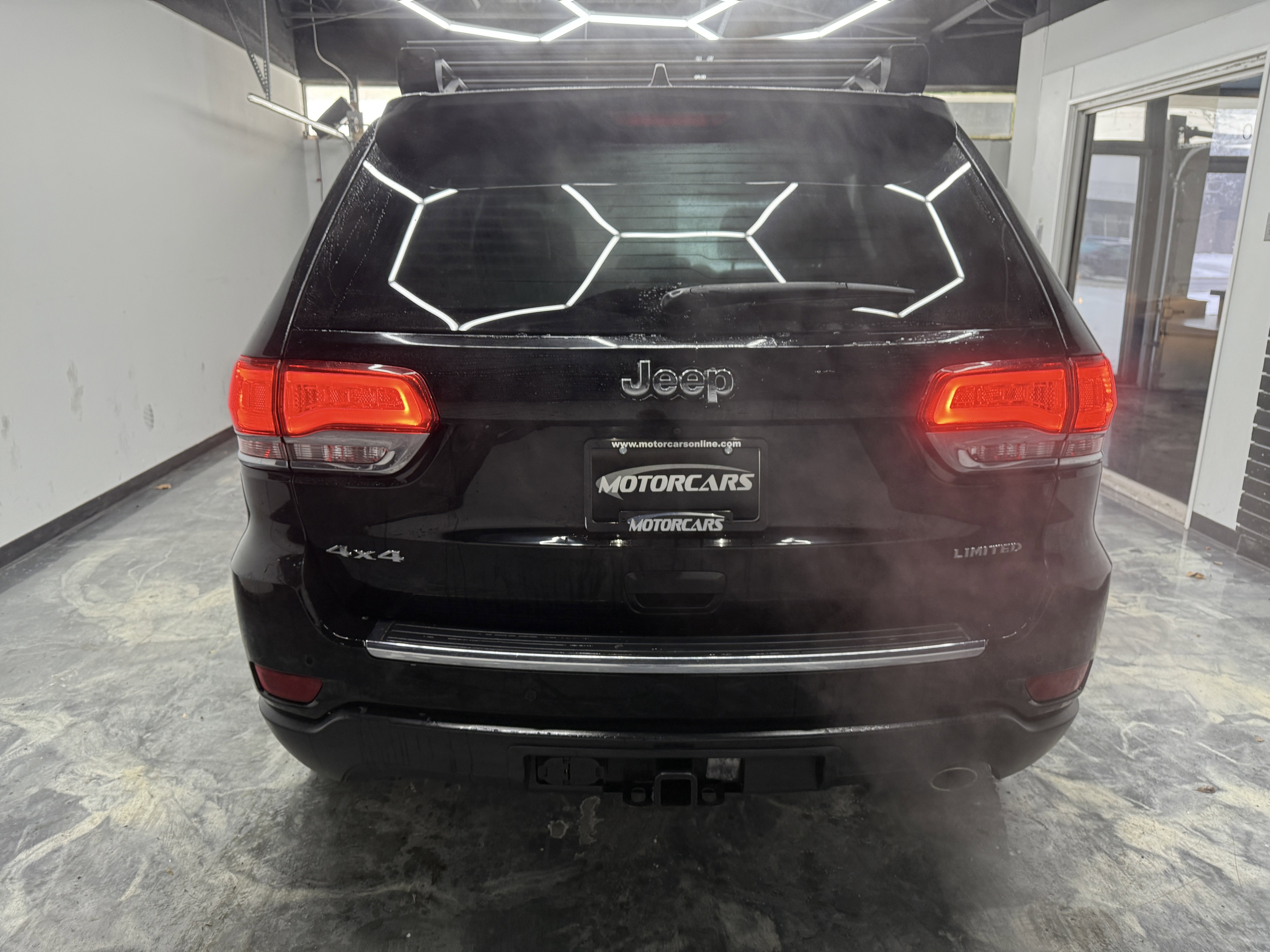 Used 2017 Jeep Grand Cherokee Limited image 4
