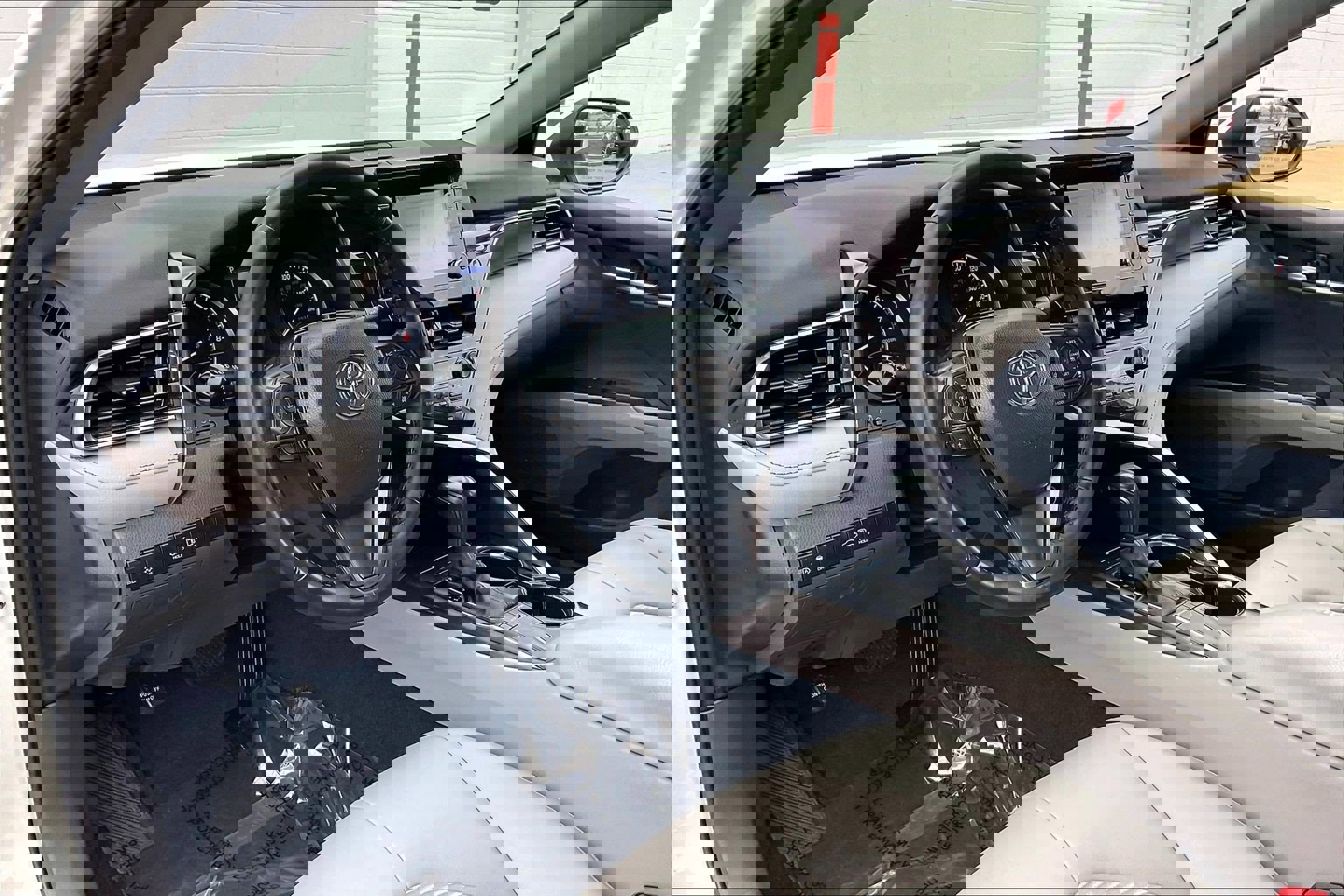 Used 2023 Toyota Camry SE image 18