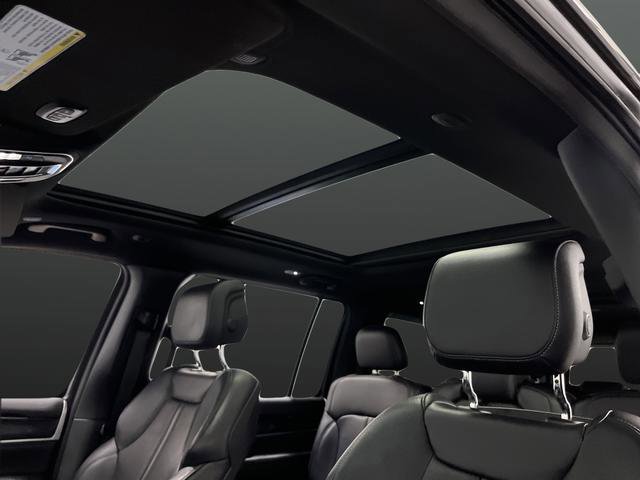 Used 2024 Jeep Wagoneer L 4WD w/ Premium Group I image 7