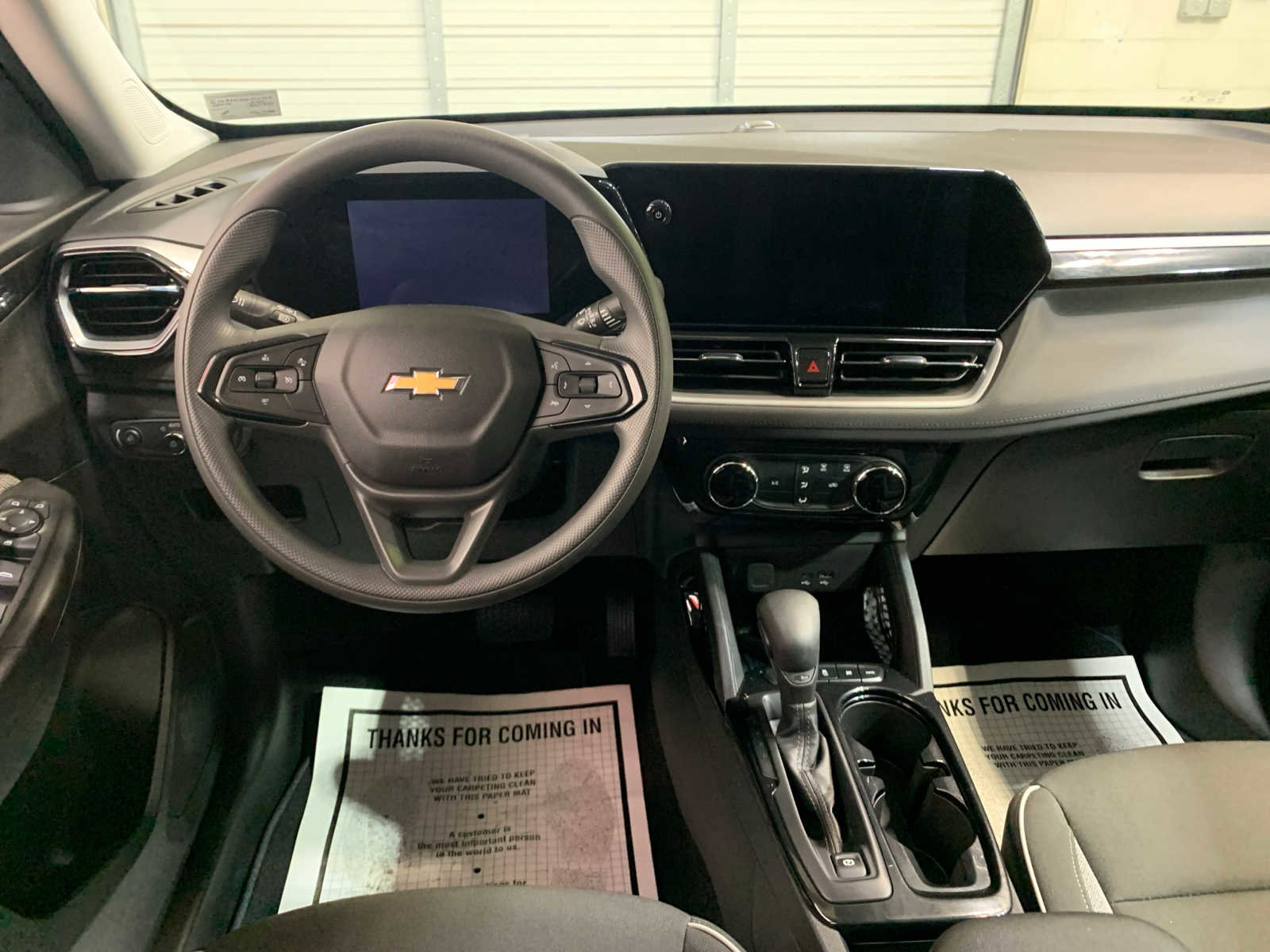 Used 2025 Chevrolet TrailBlazer LT w/ Driver Confidence Package image 4