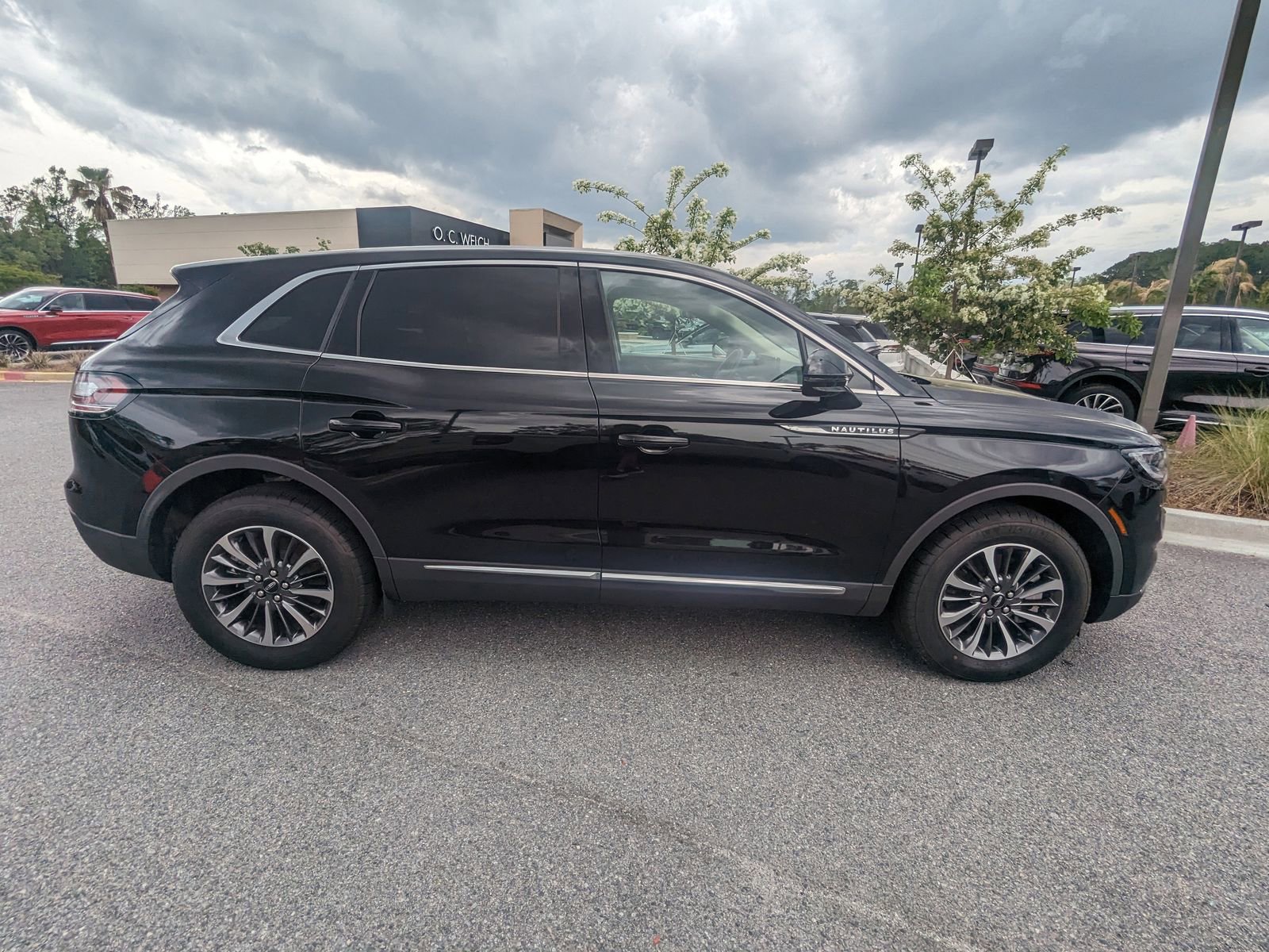 Certified 2023 Lincoln Nautilus AWD w/ Premium Package image 4
