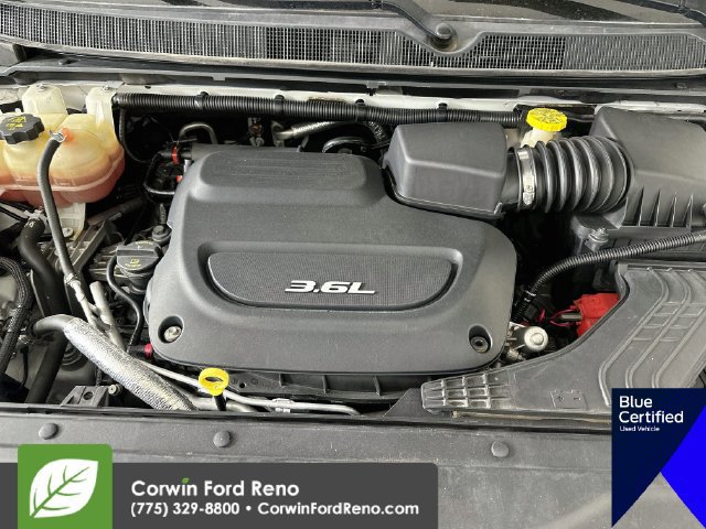 Used 2017 Chrysler Pacifica Touring-L FWD image 32