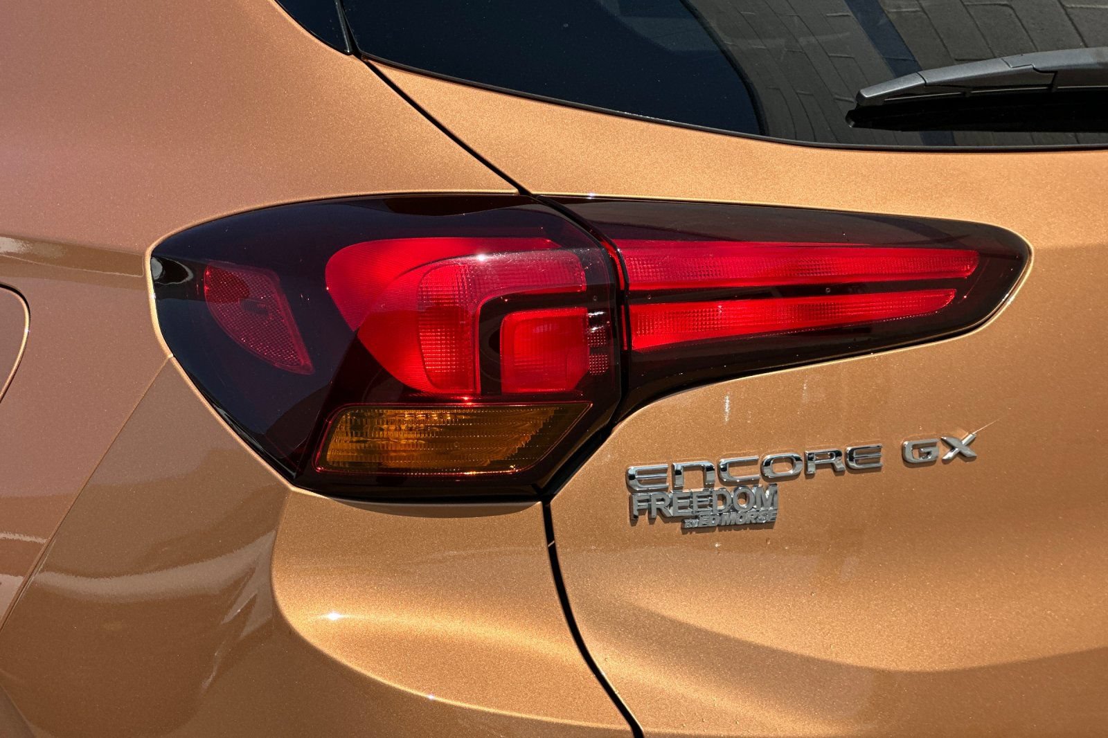 Certified 2025 Buick Encore GX Preferred FWD image 37