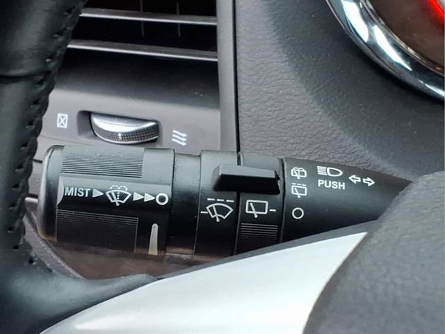 Used 2015 Dodge Grand Caravan SXT w/ UConnect Hands-Free Group image 24