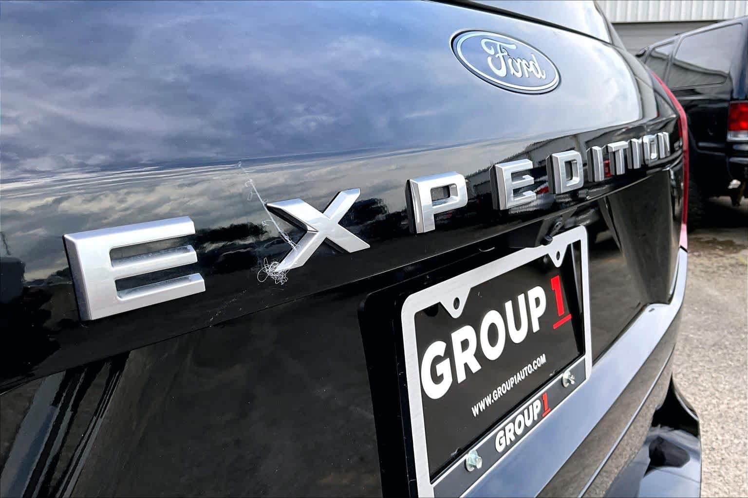 Used 2025 Ford Expedition Active RWD image 10