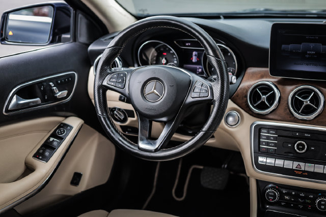 Used 2019 Mercedes-Benz GLA 250 4MATIC w/ Premium Package image 26