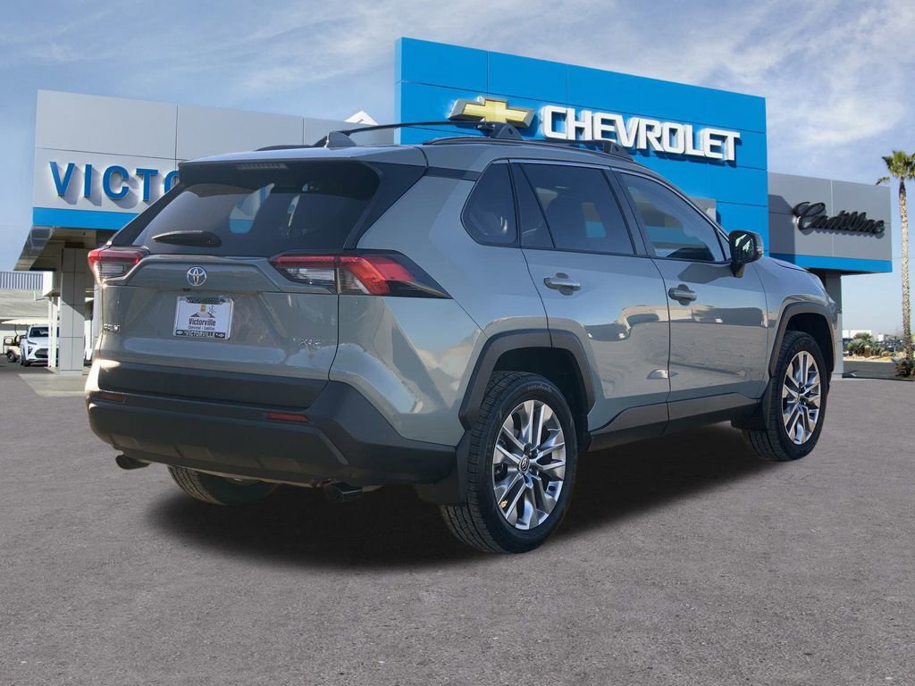 Used 2022 Toyota RAV4 XLE Premium image 6