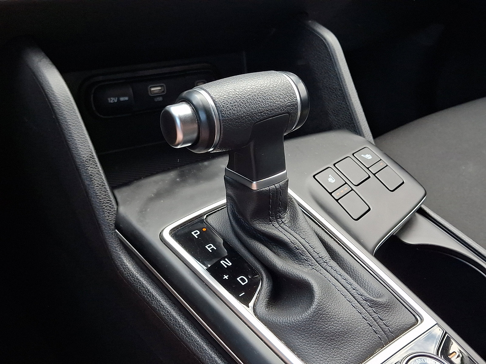 Used 2024 Kia Sportage LX image 14