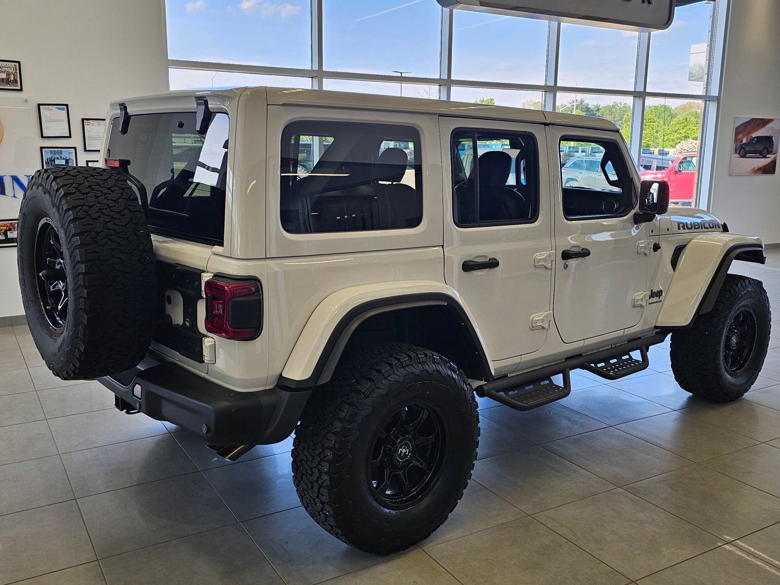 Used 2023 Jeep Wrangler Unlimited Rubicon 392 AWD/4WD image 5