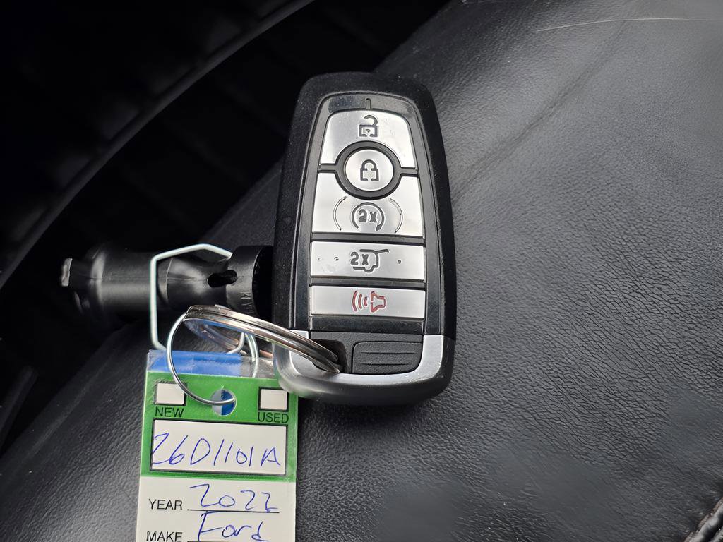 Used 2022 Ford Explorer Platinum w/ Equipment Group 601A AWD/4WD image 38