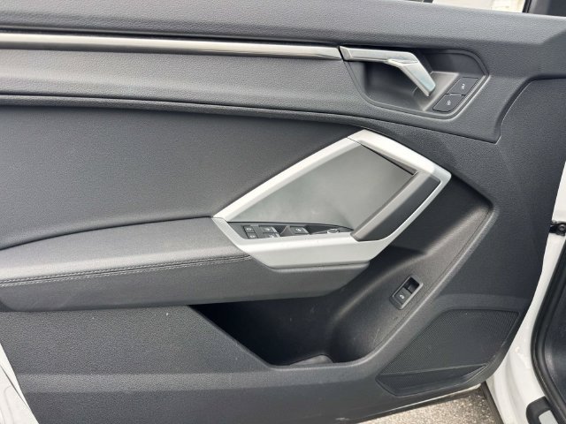 Used 2025 Audi Q3 2.0T Premium AWD/4WD image 23