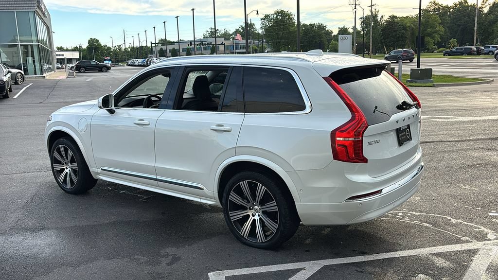 Certified 2025 Volvo XC90 T8 Plus w/ Protection Package AWD/4WD image 4