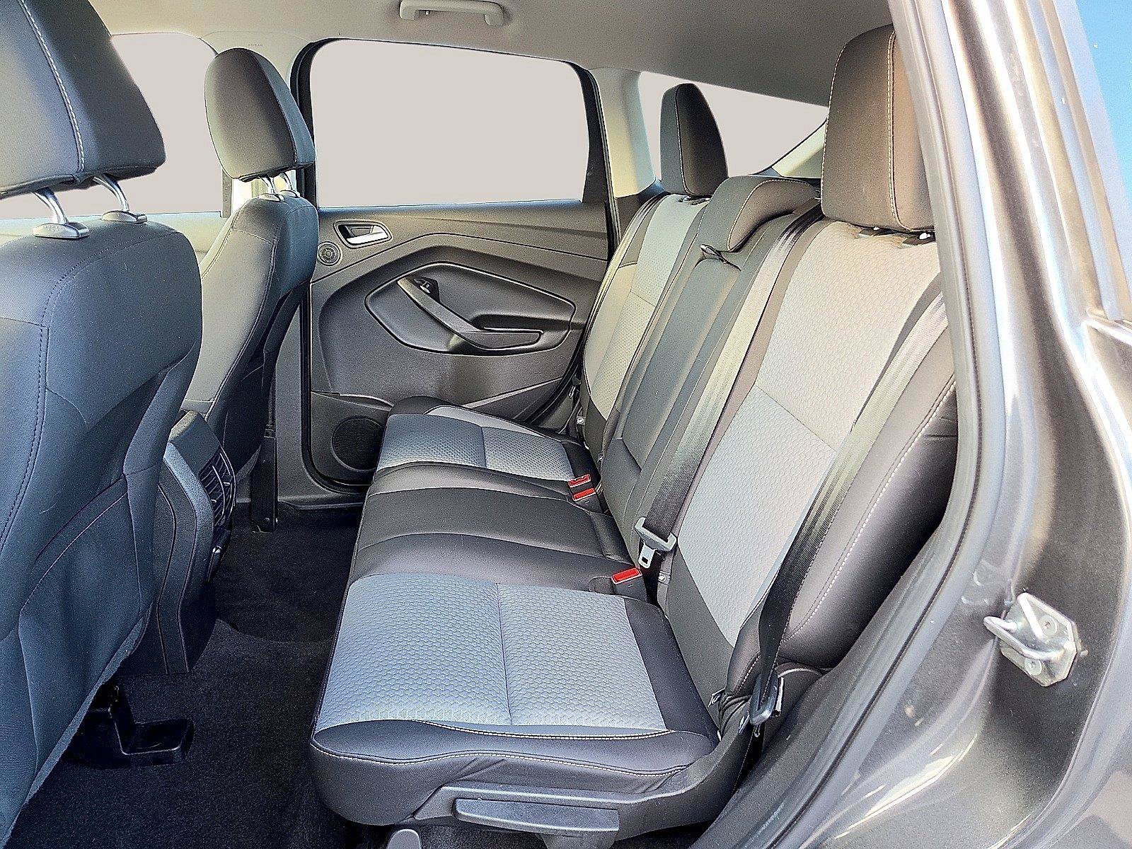 Used 2017 Ford Escape SE w/ Equipment Group 201A FWD image 12