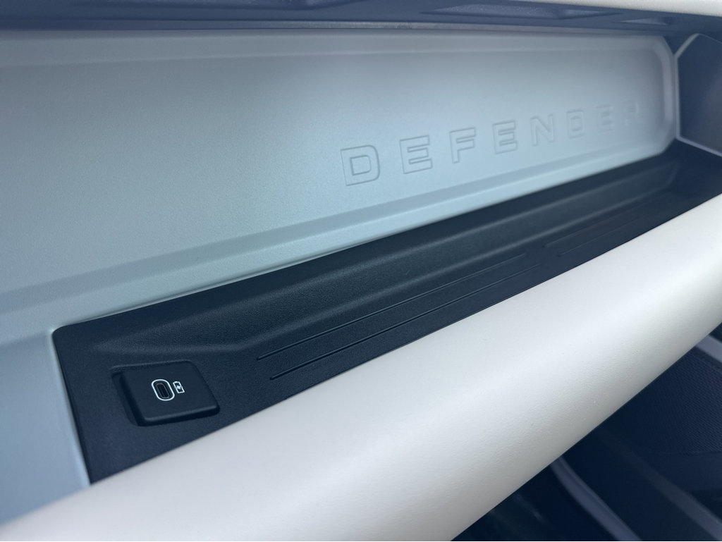 Used 2022 Land Rover Defender 110 X-Dynamic HSE image 30