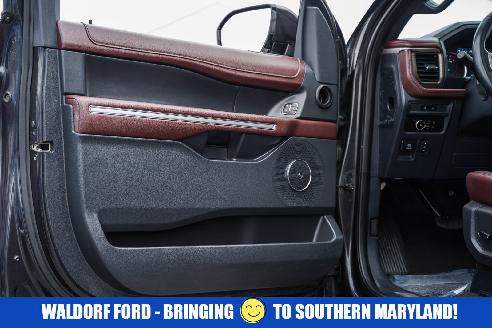 Used 2024 Ford Expedition Limited image 39