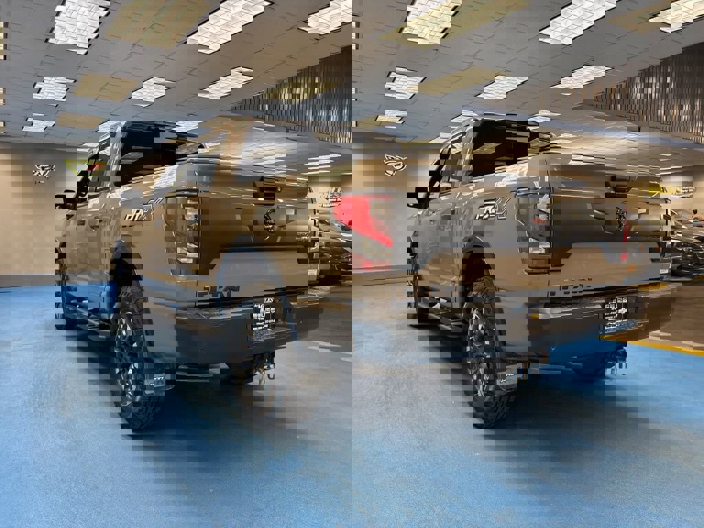 Used 2021 Nissan Titan PRO-4X w/ Pro-4x Utility Package image 10