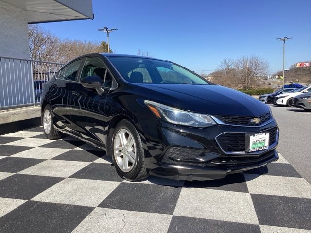 Used 2017 Chevrolet Cruze LT image 4