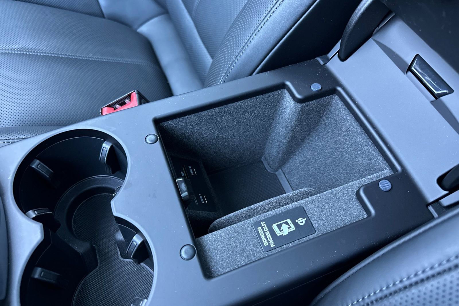 Used 2025 Porsche Macan image 27