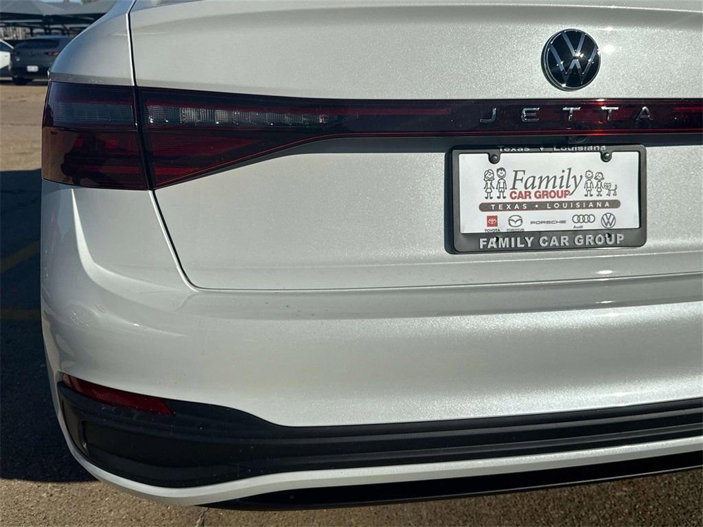 New 2026 Volkswagen Jetta SE image 9