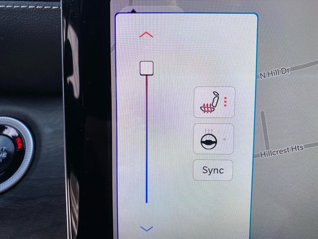 Used 2024 Jeep Grand Cherokee Limited w/ Black Appearance Package image 12