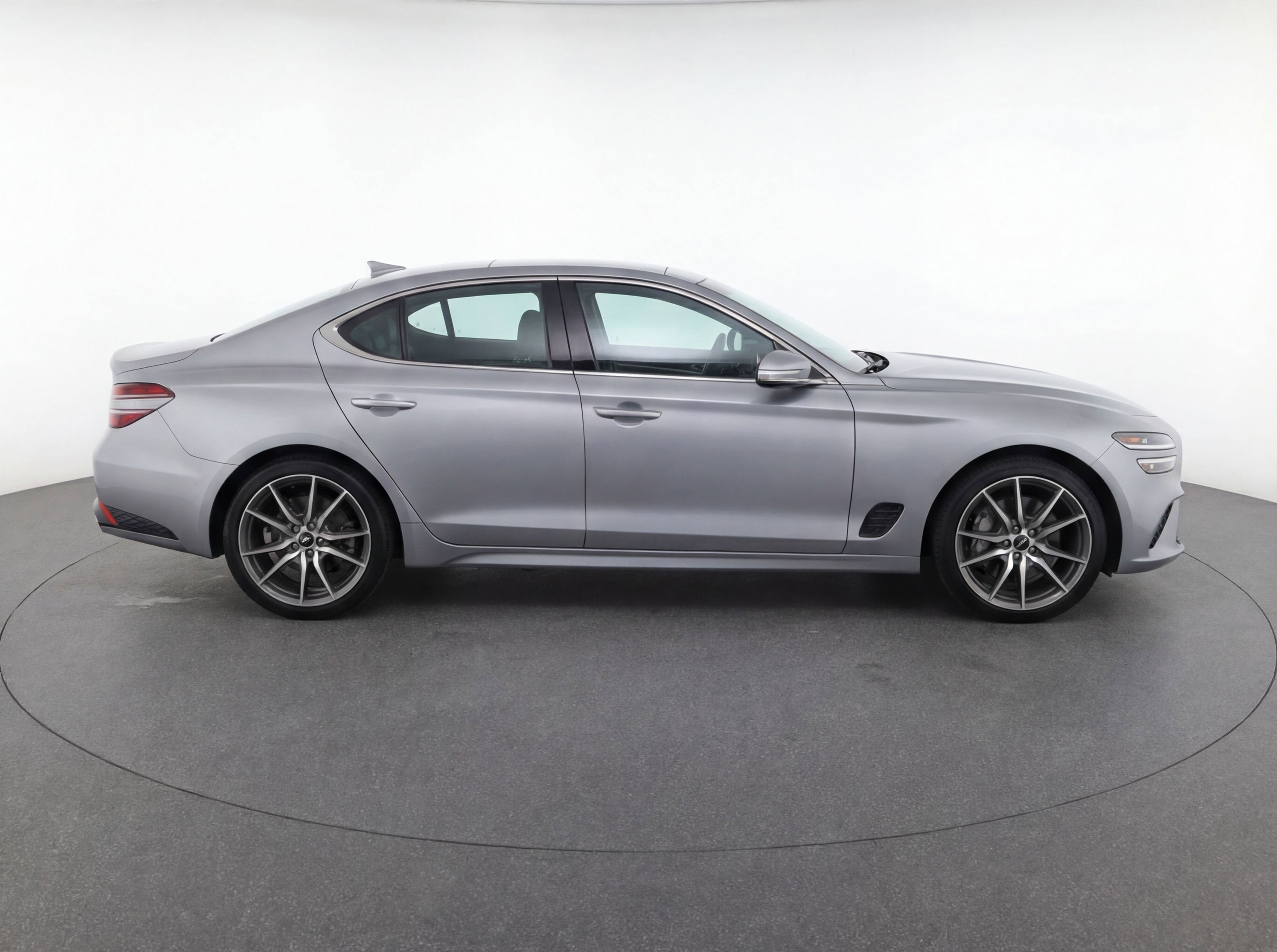 Used 2025 Genesis G70 2.5T AWD/4WD image 11