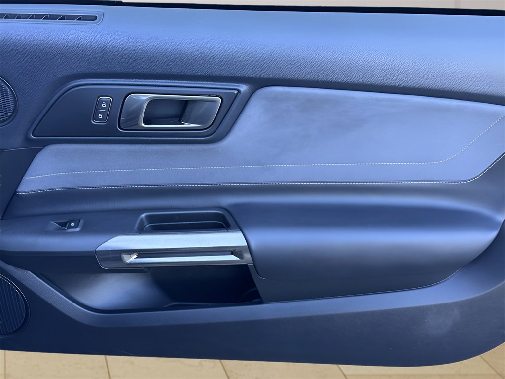 Used 2019 Ford Mustang Shelby GT350 w/ Technology Package image 31