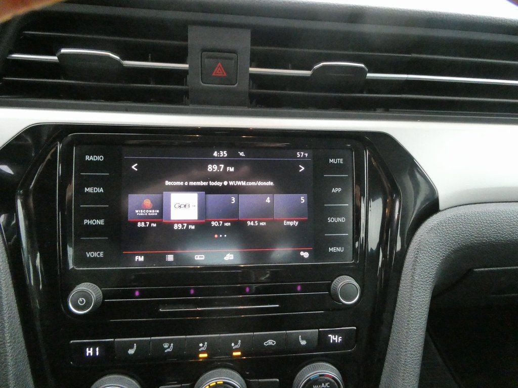 Used 2020 Volkswagen Passat 2.0T SE image 8