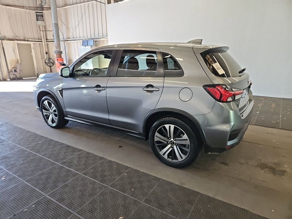 Used 2023 Mitsubishi Outlander Sport SE image 4