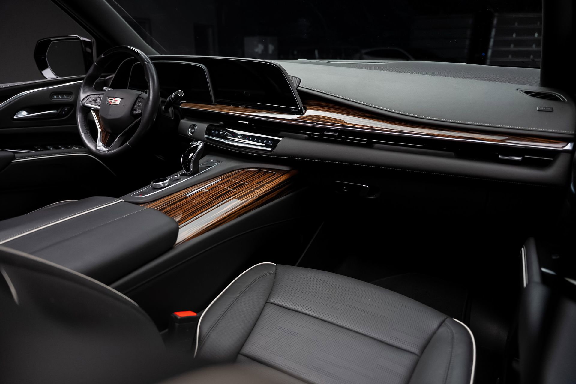 Used 2023 Cadillac Escalade ESV Premium Luxury w/ LPO, Floor Liner Package AWD/4WD image 60