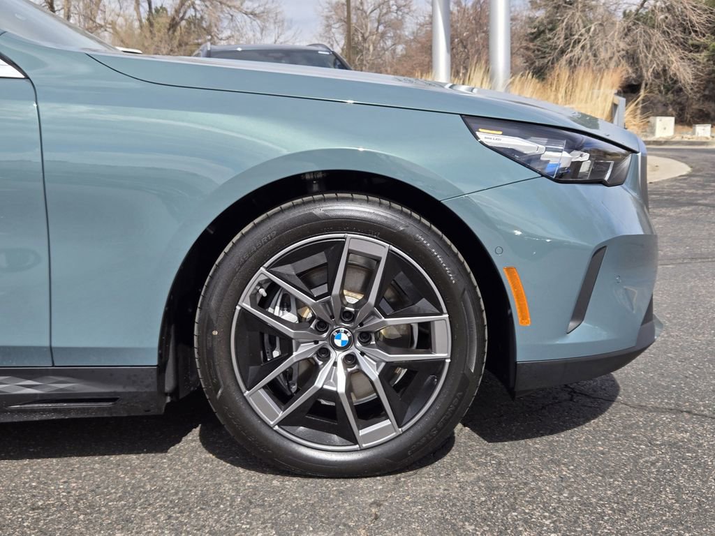 New 2026 BMW i5 eDrive40 w/ Premium Package AWD/4WD image 9