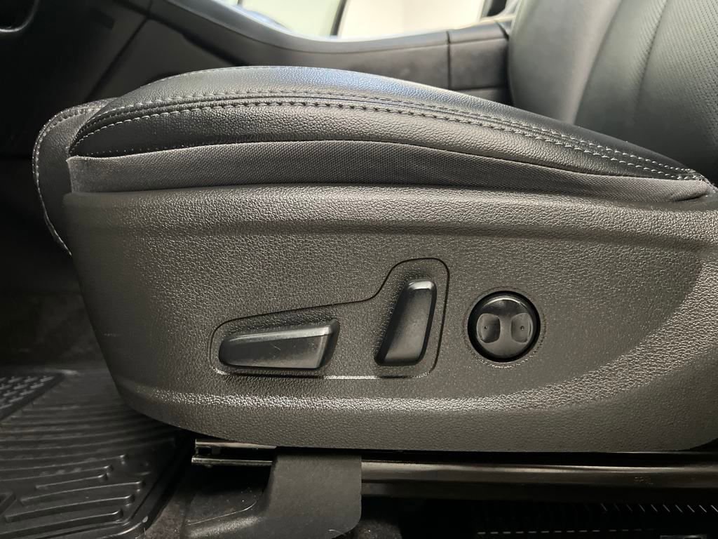 Used 2023 Hyundai Santa Fe SEL Premium image 10