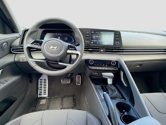 Certified 2026 Hyundai Elantra Sport FWD image 22