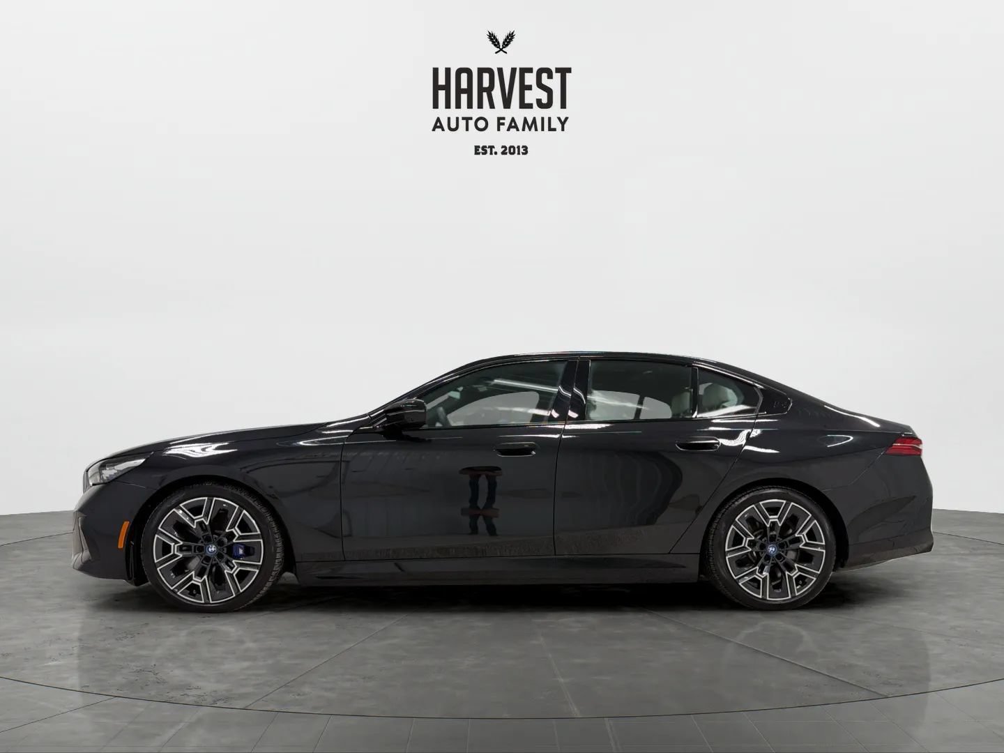 Used 2024 BMW i5 M60 w/ Premium Package AWD/4WD image 2