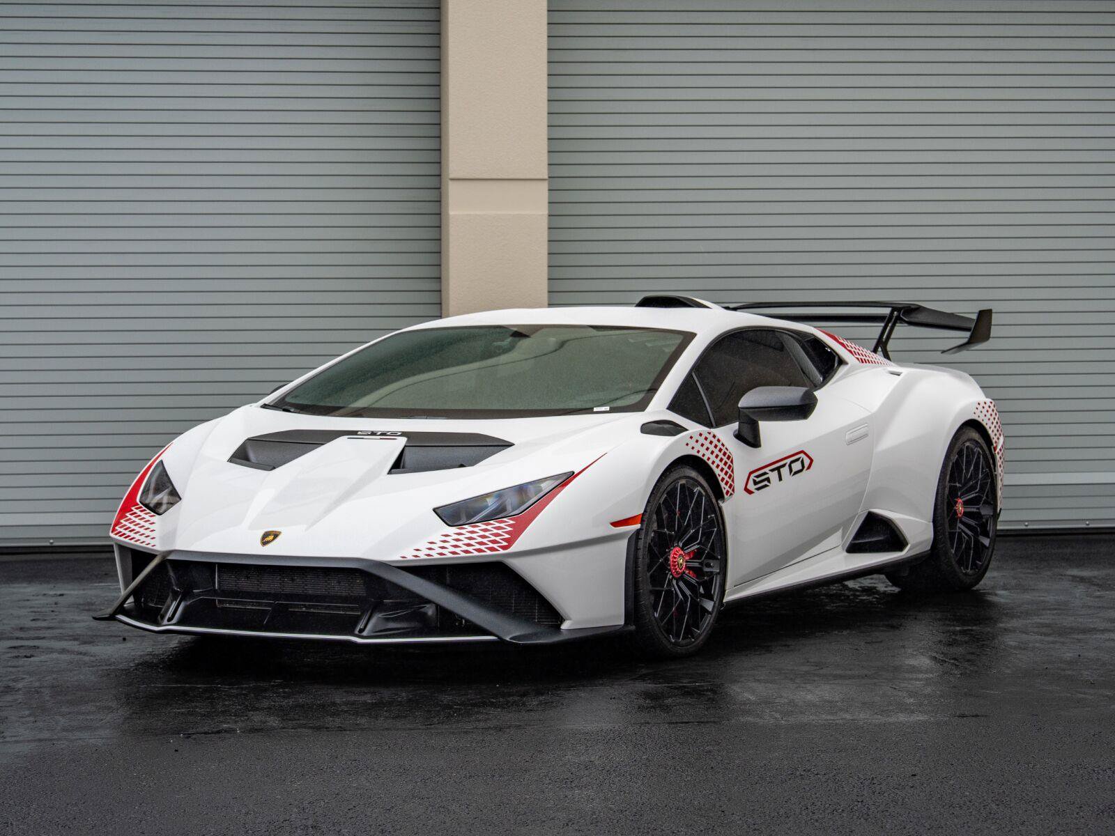 Used 2022 Lamborghini Huracan STO RWD image 12