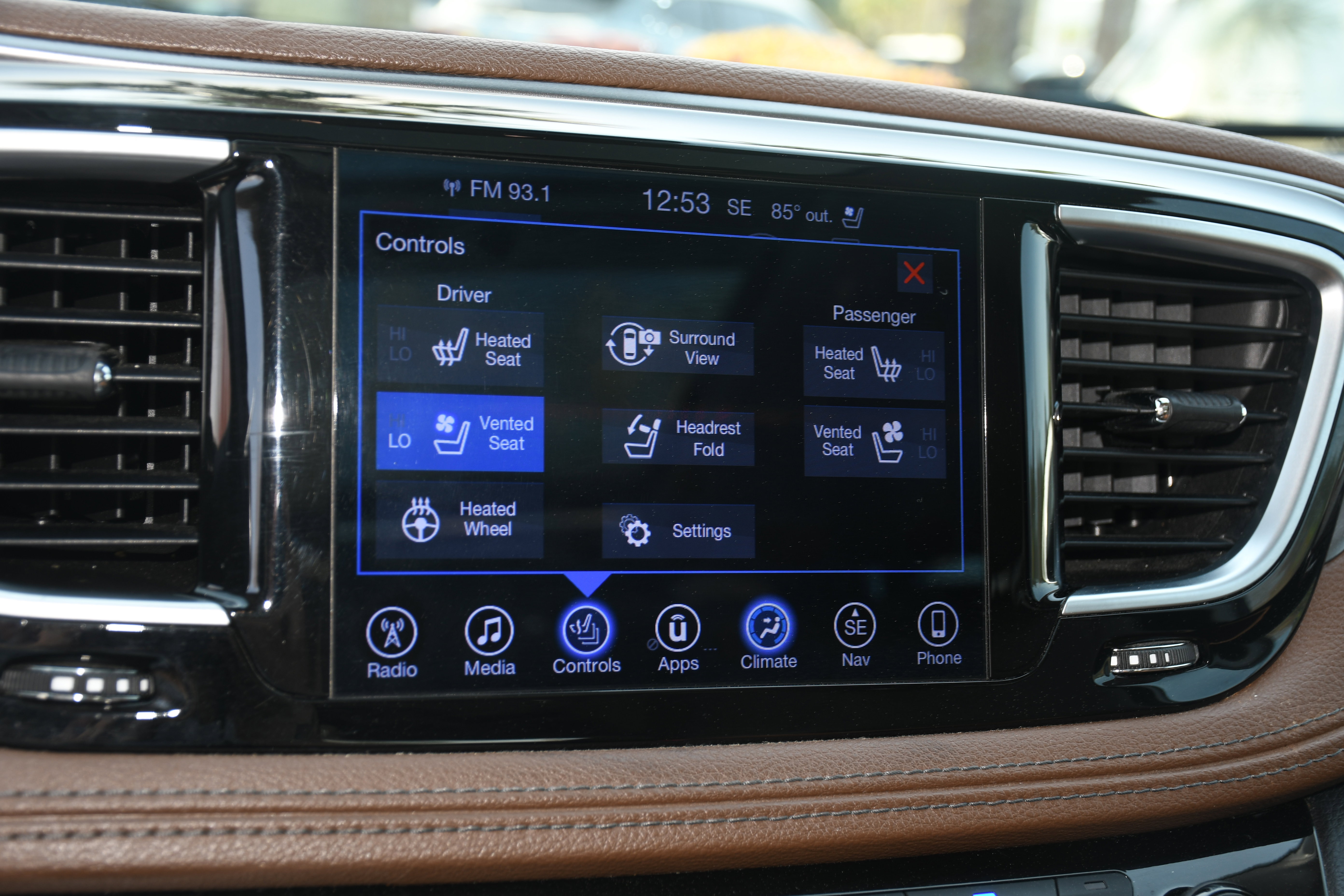 Used 2017 Chrysler Pacifica Limited w/ UConnect Theater Package image 16