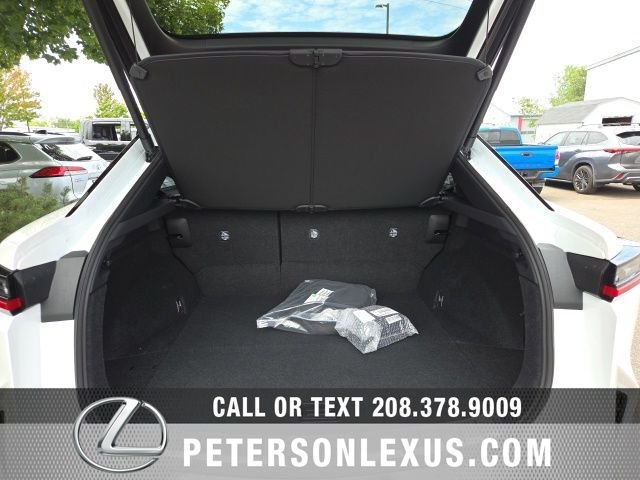 New 2026 Lexus RZ 450e AWD image 18