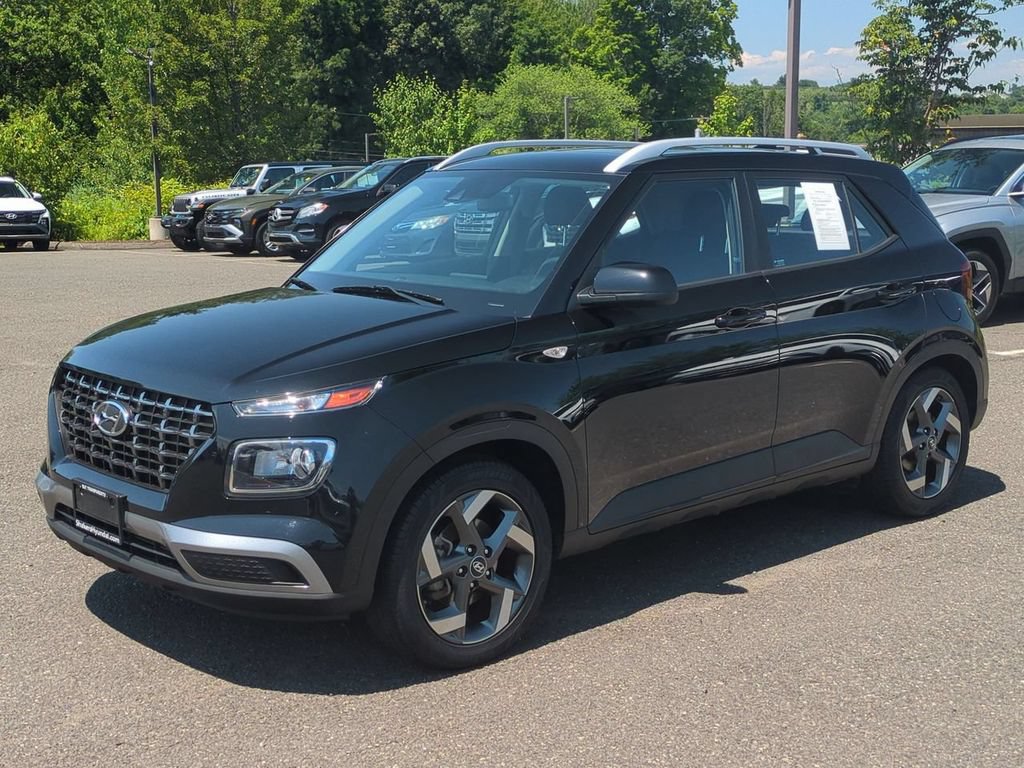 Certified 2022 Hyundai Venue SEL w/ Cargo Package FWD image 7