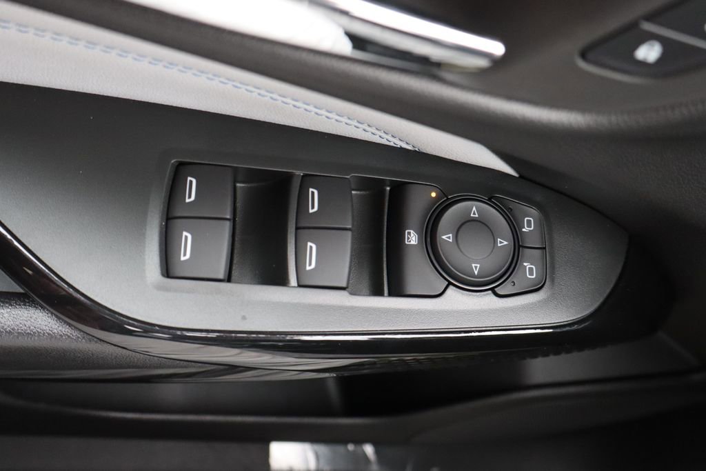 New 2026 Chevrolet Trax LT w/ Sunroof Package FWD image 18