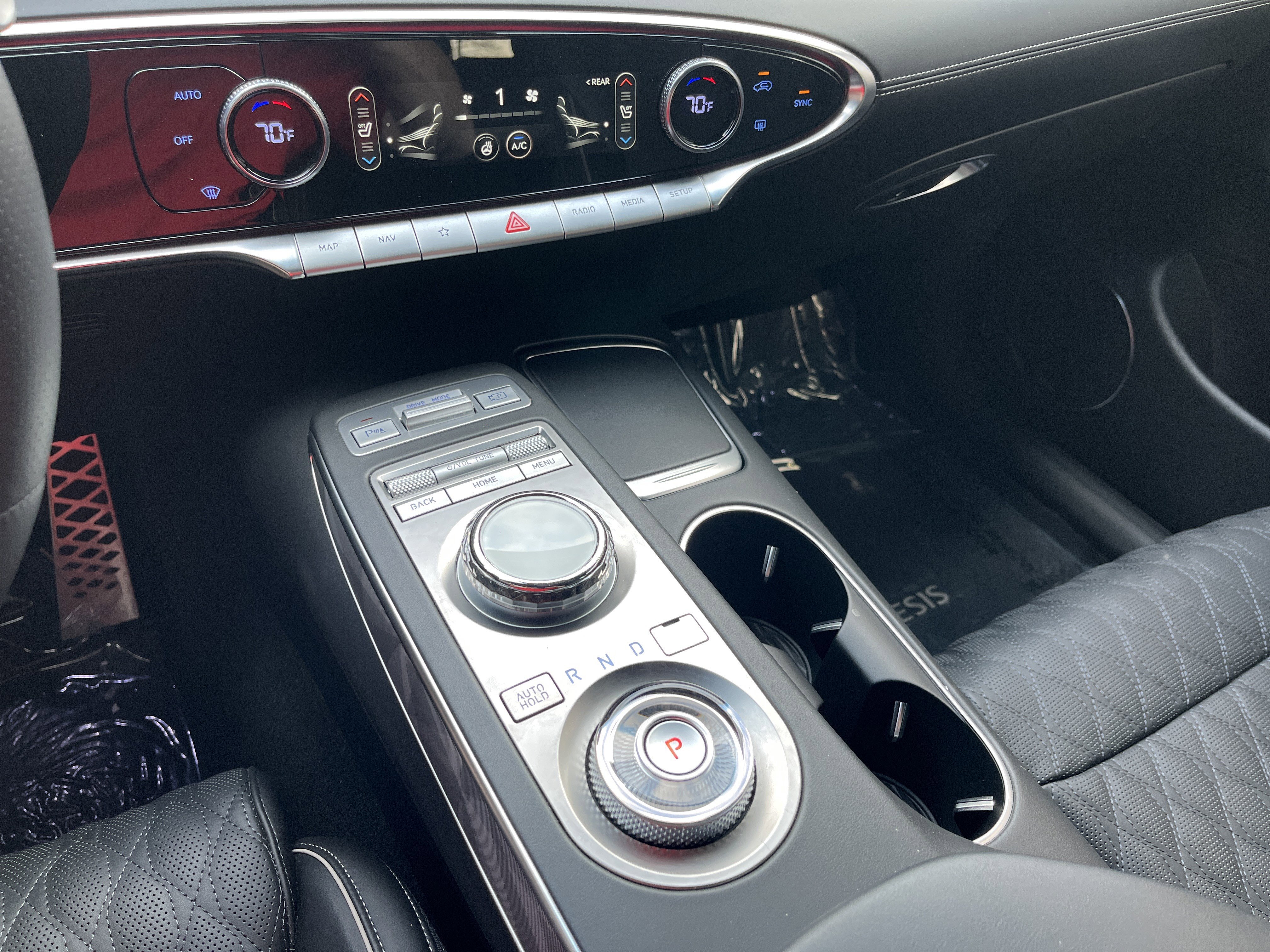 Used 2025 Genesis GV70 3.5T Sport w/ Sport Advanced Package image 11