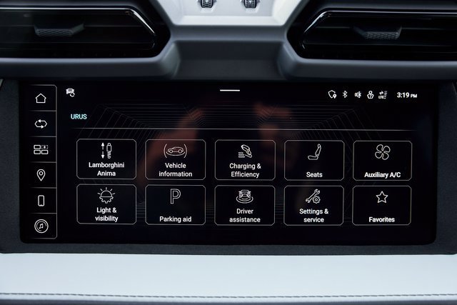 Used 2025 Lamborghini Urus SE image 74